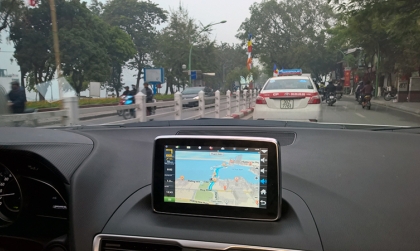 Các bác tư vấn giúp em về lỗi màn hình Mazda3 với ạ?